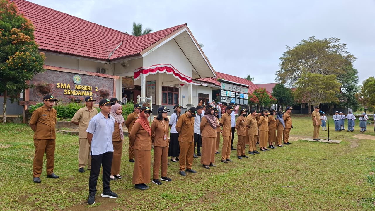 UPACARA BENDERA HARI SENIN